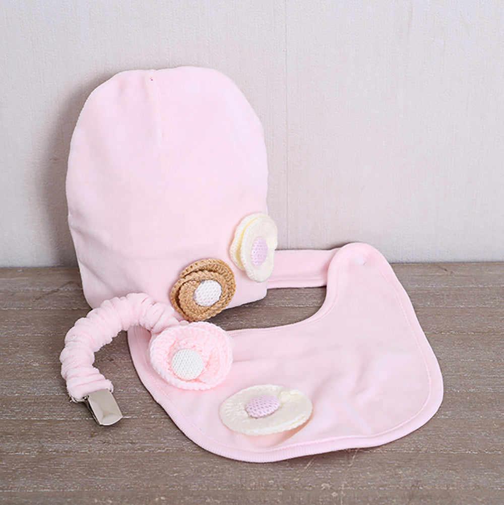 Set Cappellino+Bavetta+Portaciuccio "Isabel & Martinez"