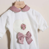 Einteiliger Playsuit „Le Chicche“. 