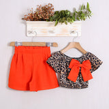 Animalier-Anzug mit Shorts 