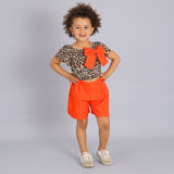 Animalier-Anzug mit Shorts 