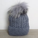 Geflochtene Bommelmütze