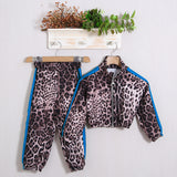 Animalier-Anzug mit Hose