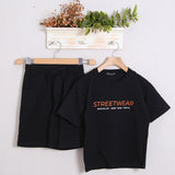 Komplett mit Bermudashorts 