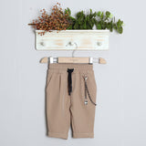Pantalone Regular Fit (Accessorio Incluso)