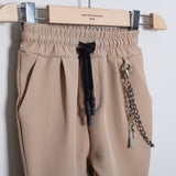 Pantalone Regular Fit (Accessorio Incluso)