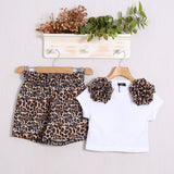 Animalier-Anzug mit Shorts 