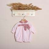 Einteiliger Playsuit „Le Chicche“. 