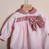 Einteiliger Playsuit „Le Chicche“. 