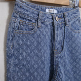Normale Jeans mit Mikromuster